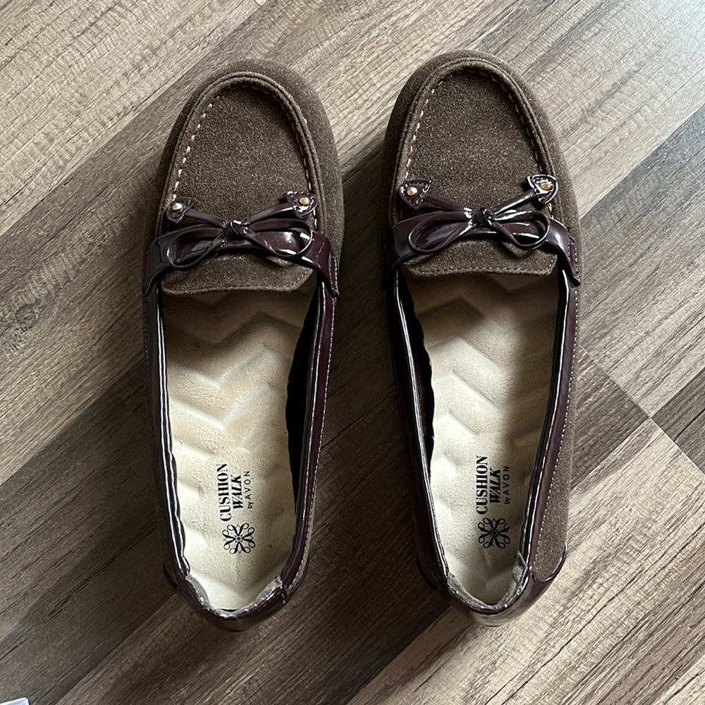 Brand new Avon cushion walk Pamela brown loafers